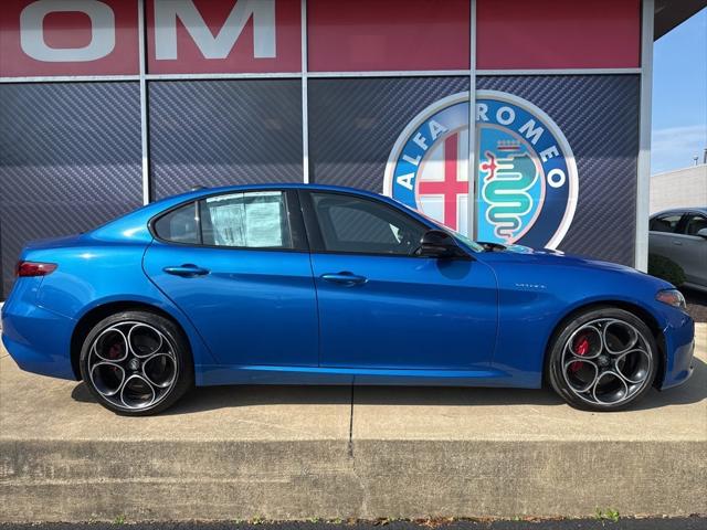 2022 Alfa Romeo Giulia Veloce AWD 2022 Alfa Romeo Giulia Veloce AWD