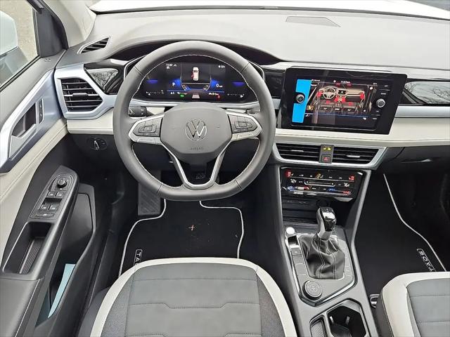 2026 Volkswagen Taos SE