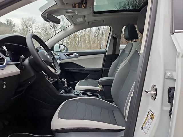 2026 Volkswagen Taos SE
