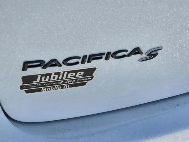 2026 Chrysler Pacifica Limited AWD