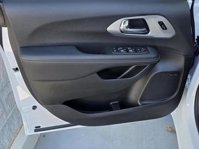 2026 Chrysler Pacifica Limited AWD