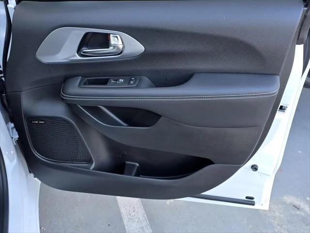2026 Chrysler Pacifica Limited AWD