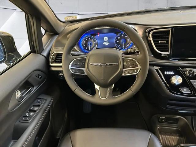 2026 Chrysler Pacifica Select AWD