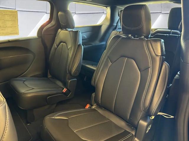 2026 Chrysler Pacifica Select AWD
