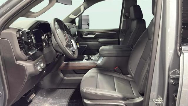 2026 GMC Sierra 2500HD Crew Cab, Standard Bed, SLT, 4WD