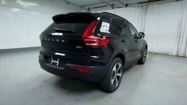2026 Volvo XC40 Plus, B5 AWD Gas (mild hybrid), Dark