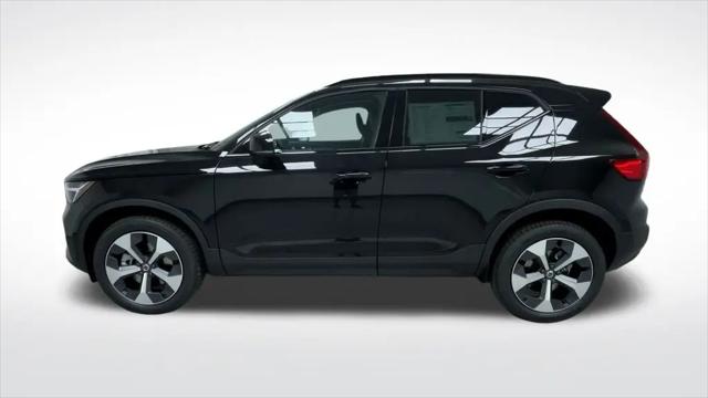 2026 Volvo XC40 Plus, B5 AWD Gas (mild hybrid), Dark