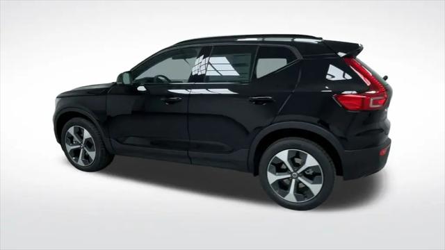 2026 Volvo XC40 Plus, B5 AWD Gas (mild hybrid), Dark