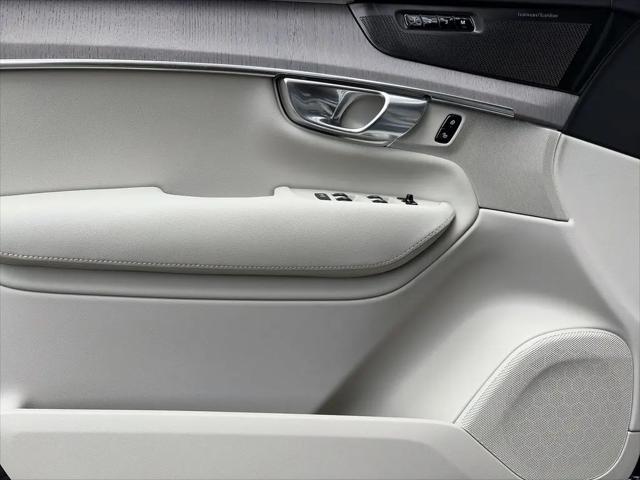 2026 Volvo XC90 Ultra, B6 AWD Gas (mild hybrid), Gasoline, Bright, 7 Seats