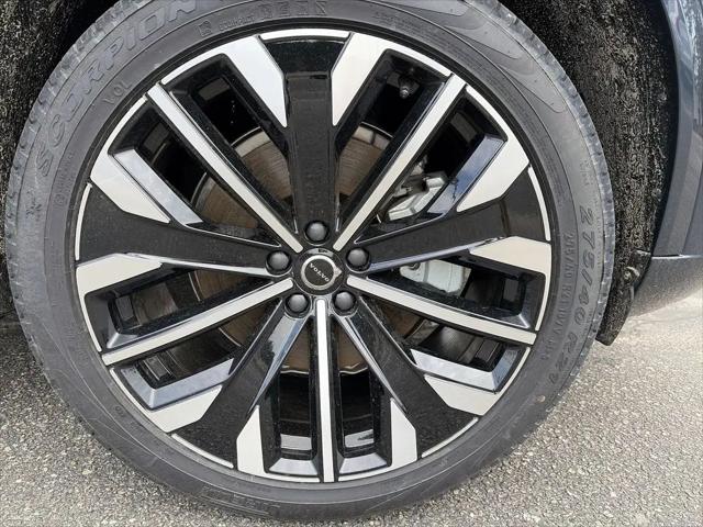 2026 Volvo XC90 Ultra, B6 AWD Gas (mild hybrid), Gasoline, Bright, 7 Seats