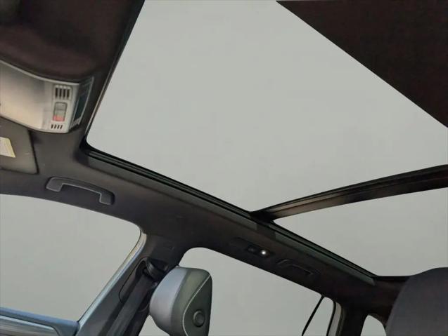 2022 Volkswagen Tiguan 2.0T SEL R-Line
