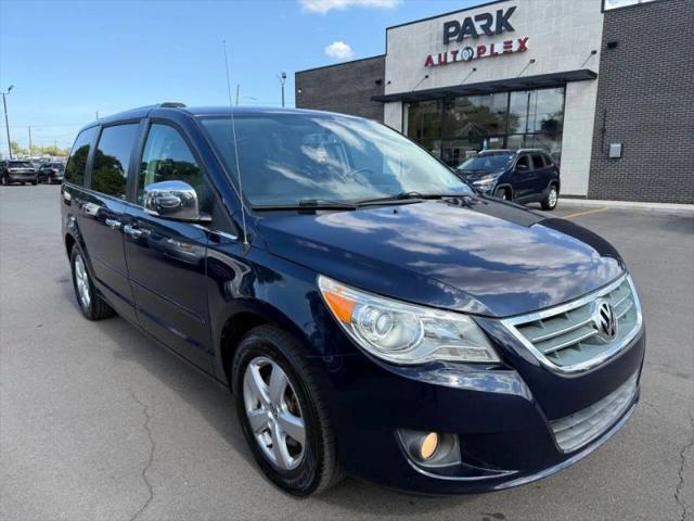 2014 Volkswagen Routan SEL Premium