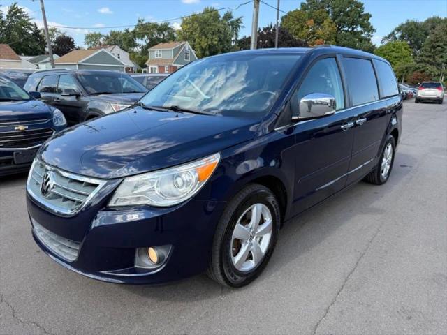 2014 Volkswagen Routan SEL Premium