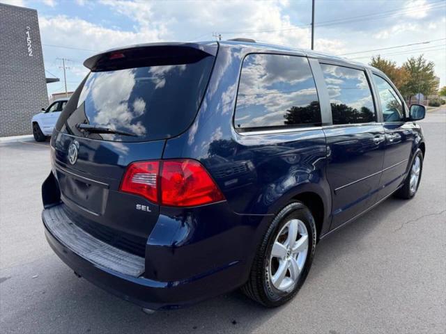 2014 Volkswagen Routan SEL Premium