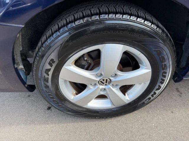 2014 Volkswagen Routan SEL Premium