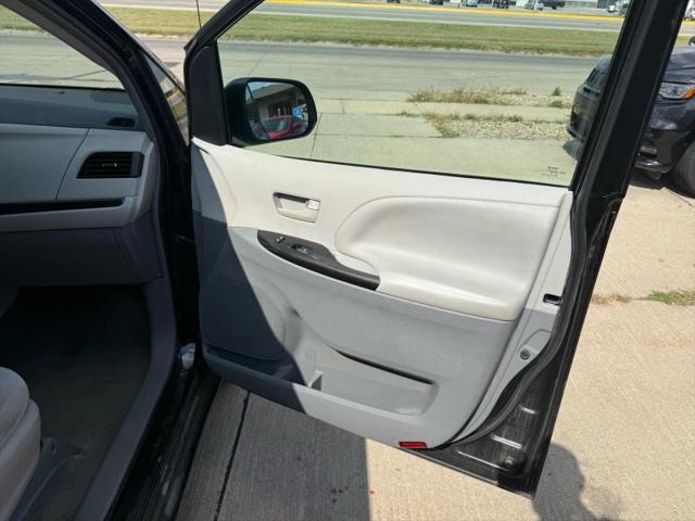 2014 Toyota Sienna LE V6 7 Passenger Mobility