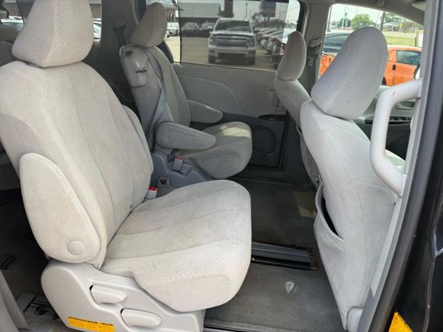 2014 Toyota Sienna LE V6 7 Passenger Mobility