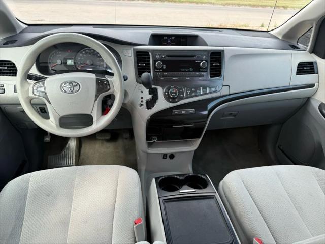 2014 Toyota Sienna LE V6 7 Passenger Mobility