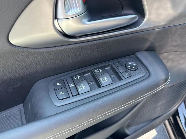 2026 Chrysler Voyager LX