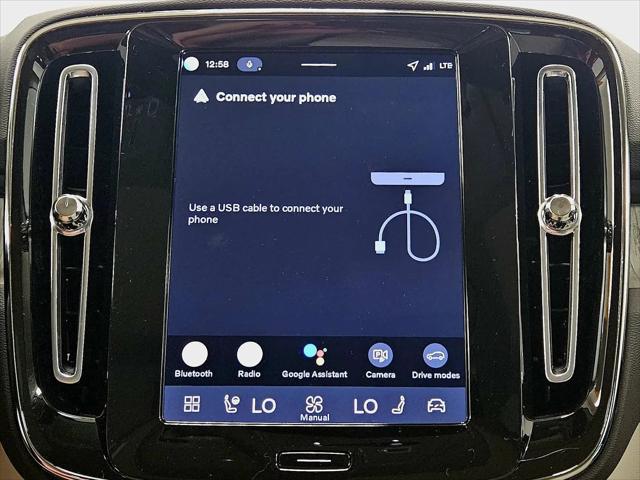 2026 Volvo XC40 Ultra, B5 AWD Gas (mild hybrid), Dark