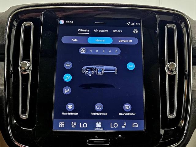 2026 Volvo XC40 Ultra, B5 AWD Gas (mild hybrid), Dark