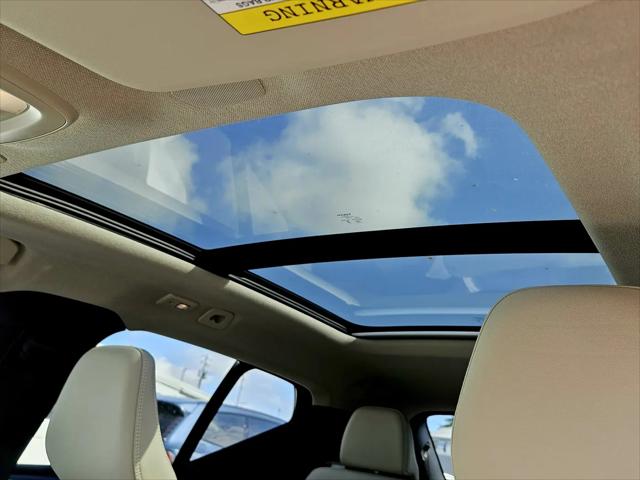 2026 Volvo XC40 Ultra, B5 AWD Gas (mild hybrid), Dark