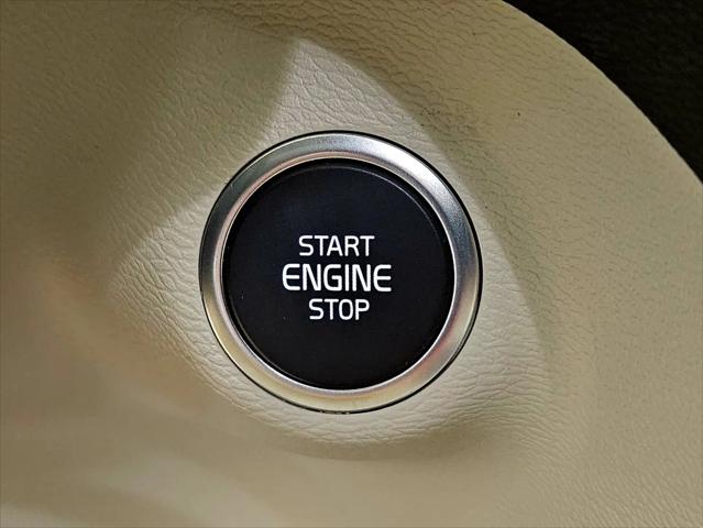 2026 Volvo XC40 Ultra, B5 AWD Gas (mild hybrid), Dark