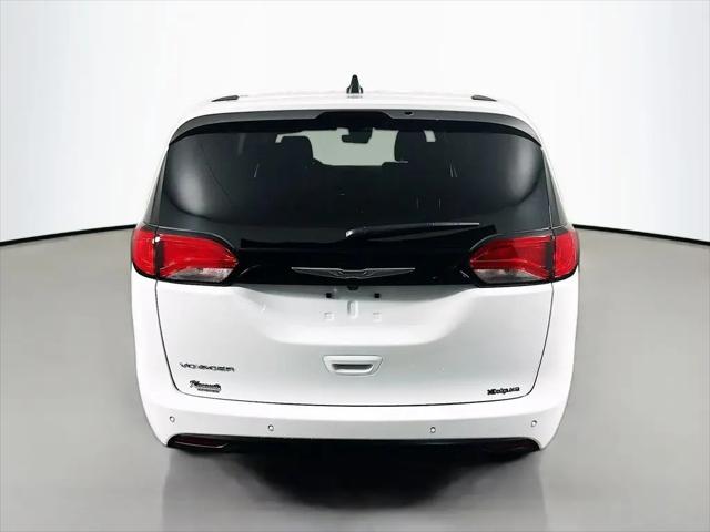 2026 Chrysler Voyager LX