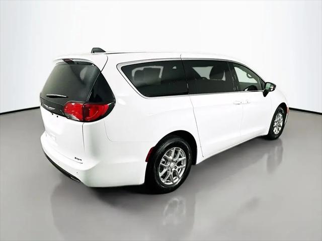 2026 Chrysler Voyager LX