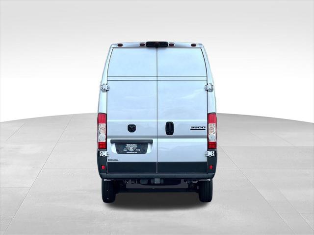 2026 Ram ProMaster Cargo Van SLT+