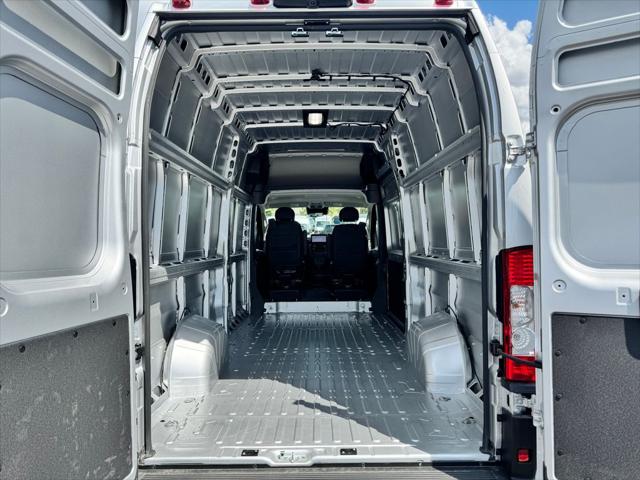 2026 Ram ProMaster Cargo Van SLT+