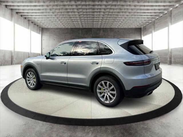 2023 Porsche Cayenne E Hybrid AWD 4dr SUV