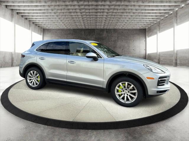 2023 Porsche Cayenne E Hybrid AWD 4dr SUV