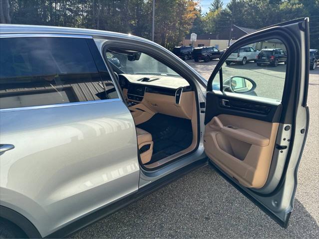 2023 Porsche Cayenne E Hybrid AWD 4dr SUV