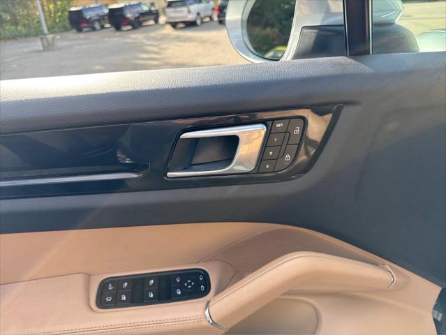 2023 Porsche Cayenne E Hybrid AWD 4dr SUV