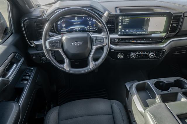 2022 Chevrolet Silverado 1500 4WD Crew Cab Short Bed RST