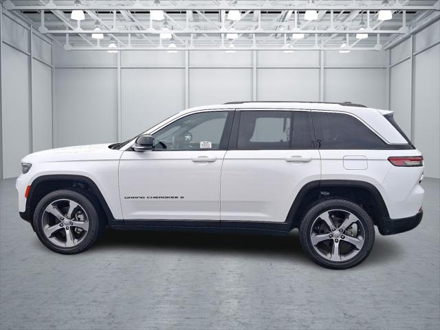 2023 Jeep Grand Cherokee Limited 4x4 2023 Jeep Grand Cherokee Limited 4x4