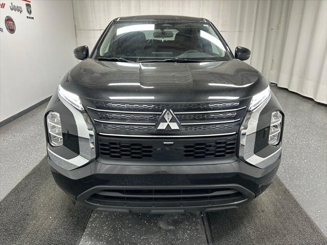 2024 Mitsubishi Outlander ES 2.5 S-AWC 2024 Mitsubishi Outlander ES 2.5 S-AWC