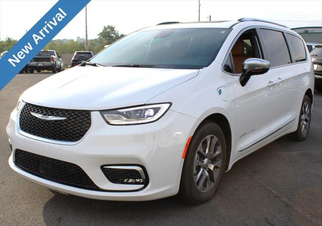 2023 Chrysler Pacifica Hybrid Pinnacle