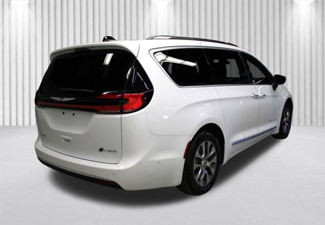 2023 Chrysler Pacifica Hybrid Pinnacle