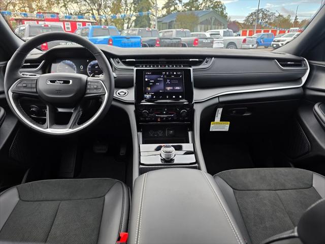 2025 Jeep Grand Cherokee Altitude X 4x4
