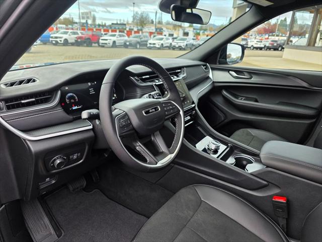 2025 Jeep Grand Cherokee Altitude X 4x4