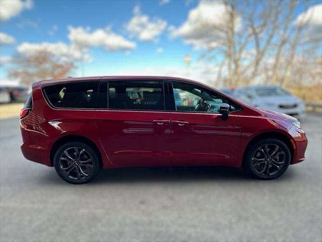 2026 Chrysler Pacifica PACIFICA SELECT AWD