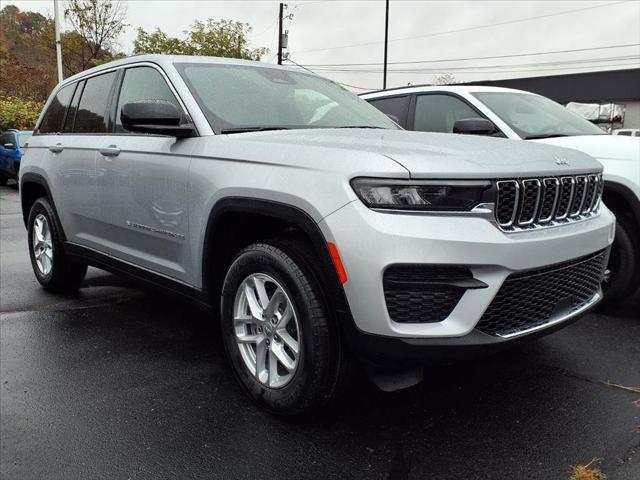 2025 Jeep Grand Cherokee GRAND CHEROKEE LAREDO X 4X4