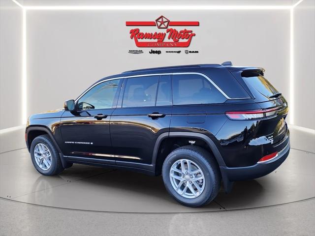2025 Jeep Grand Cherokee GRAND CHEROKEE LAREDO X 4X4
