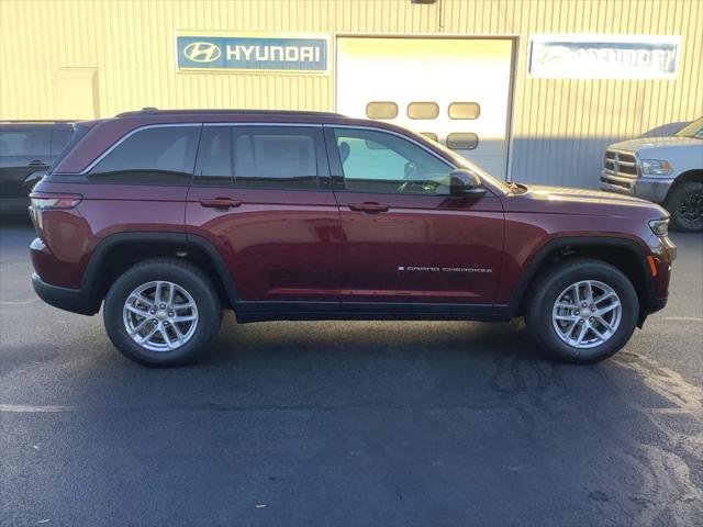 2025 Jeep Grand Cherokee GRAND CHEROKEE LAREDO X 4X4