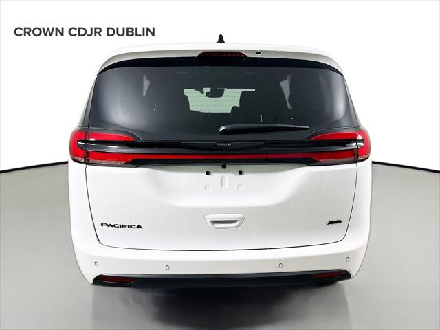 2026 Chrysler Pacifica Select AWD