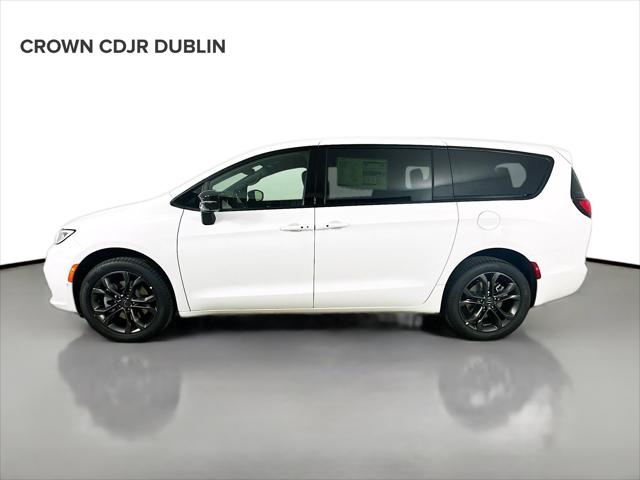 2026 Chrysler Pacifica Select AWD