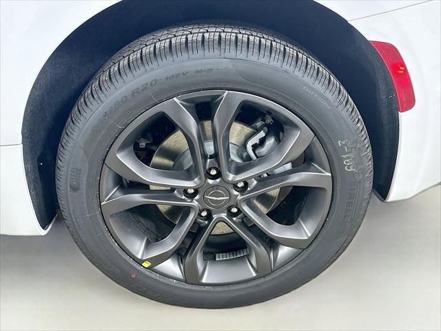 2026 Chrysler Pacifica Select AWD