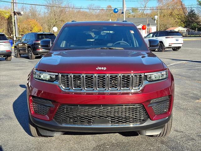 2025 Jeep Grand Cherokee GRAND CHEROKEE LAREDO X 4X4